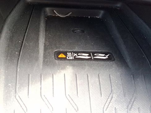 Used 2025 Chevrolet Equinox EV LT w/ Convenience Package image 23