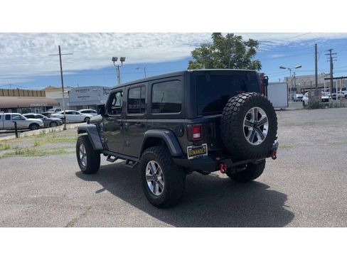 Used 2018 Jeep Wrangler Unlimited Sahara AWD/4WD image 9