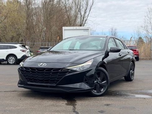Used 2022 Hyundai Elantra Blue FWD image 1