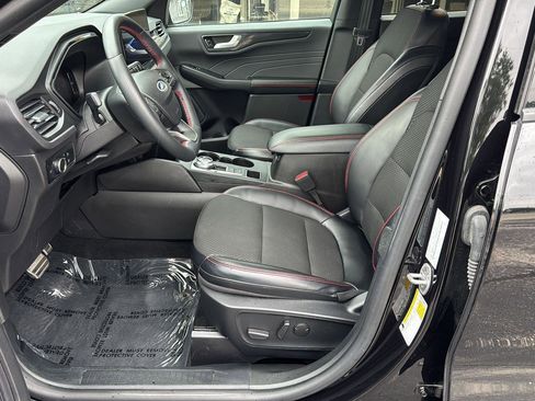 Used 2024 Ford Escape ST-Line w/ Tech Pack #1 AWD/4WD image 3