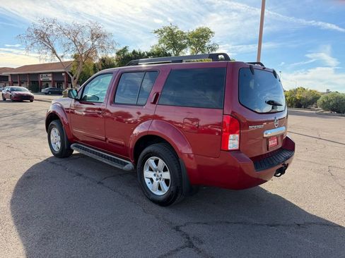 Used 2011 Nissan Pathfinder SV image 6