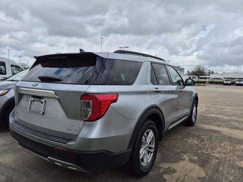 Used 2023 Ford Explorer XLT w/ Equipment Group 202A image 3