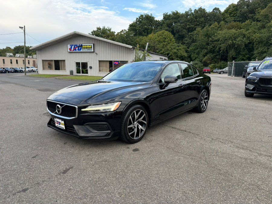 Used 2019 Volvo S60 T6 Momentum w/ Premium Package AWD/4WD image 1