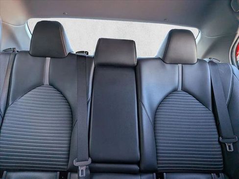 Used 2021 Toyota Camry SE image 16