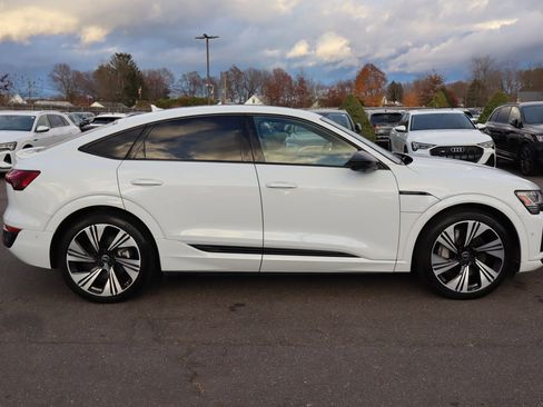 Used 2024 Audi Q8 e-tron Prestige w/ Prestige Package image 5