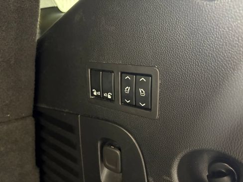 Used 2020 Cadillac Escalade Luxury AWD/4WD image 34