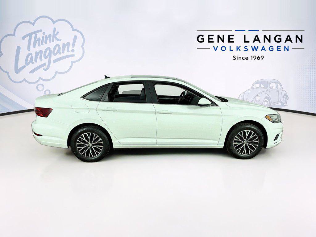 Used 2020 Volkswagen Jetta SE w/ SE Cold Weather Package FWD image 4