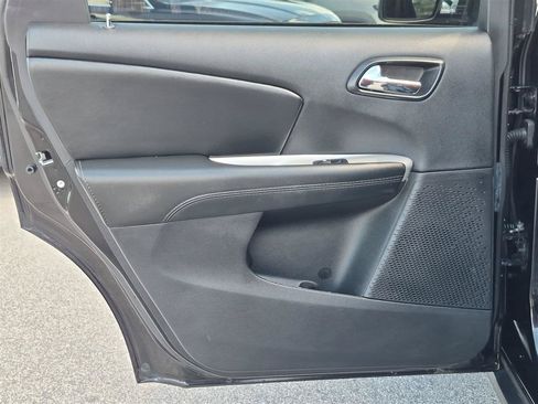 Used 2019 Dodge Journey SE w/ Connectivity Group FWD image 27