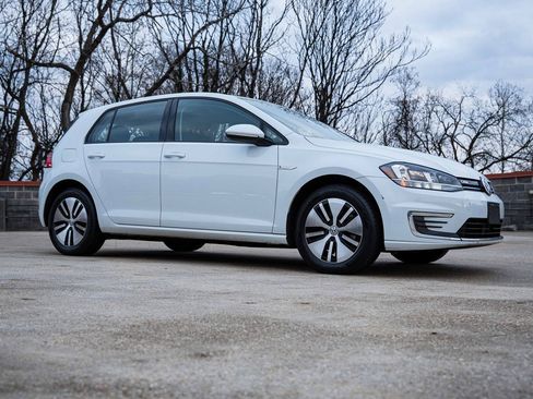 Used 2019 Volkswagen e-Golf SE w/ Driver Assistance Package image 7