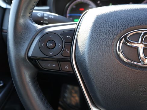 Used 2022 Toyota Venza XLE image 36