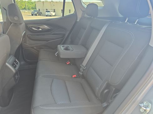 Used 2023 GMC Terrain SLE FWD image 13