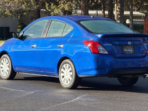 Used 2017 Nissan Versa SV image 6