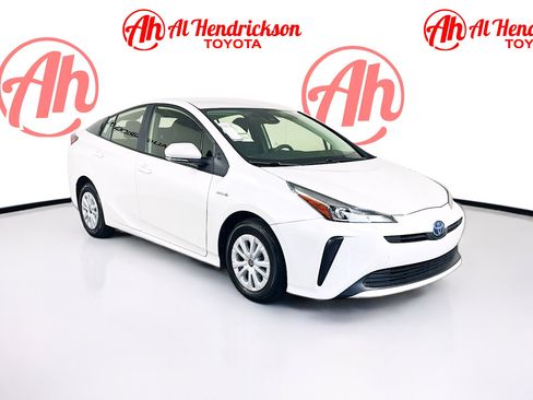 Used 2022 Toyota Prius L Eco image 1