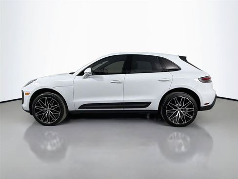 Certified 2026 Porsche Macan AWD/4WD image 2