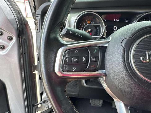 Used 2019 Jeep Wrangler Unlimited Sahara w/ Safety Group AWD/4WD image 30