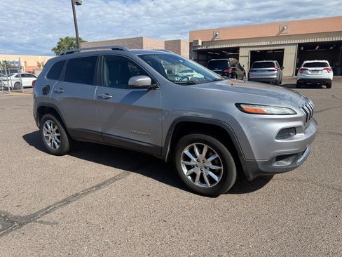 Used 2014 Jeep Cherokee Limited w/ Trailer Tow Group AWD/4WD image 3
