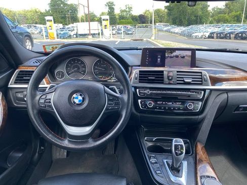 Used 2018 BMW 330i xDrive Sedan w/ Convenience Package AWD/4WD image 10