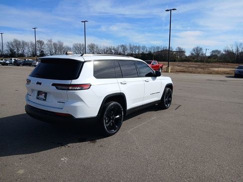 Used 2023 Jeep Grand Cherokee L Limited w/ Black Appearance Package image 7