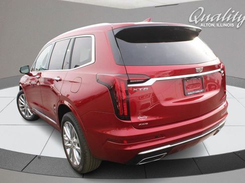 Used 2023 Cadillac XT6 Premium Luxury w/ Technology Package image 5