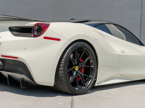 Used 2018 Ferrari 488 GTB RWD image 41
