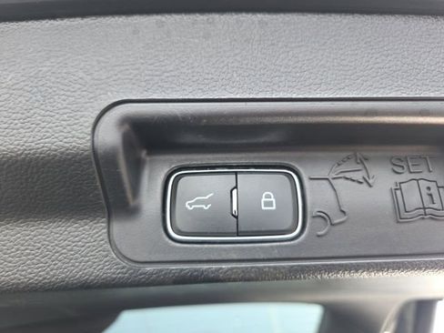 Used 2023 Ford Explorer XLT w/ Equipment Group 202A image 14