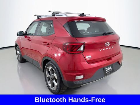 Used 2022 Hyundai Venue SEL w/ Cargo Package image 7