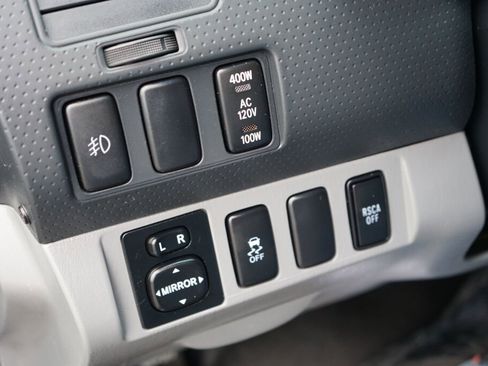 Used 2014 Toyota Tacoma 4x4 Double Cab w/ Limited Package image 15