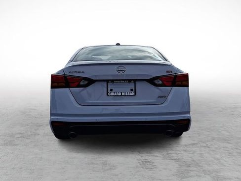 Certified 2025 Nissan Altima 2.5 SR image 5