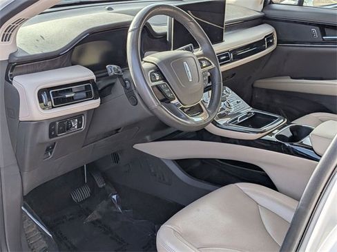 Certified 2023 Lincoln Nautilus Reserve image 11