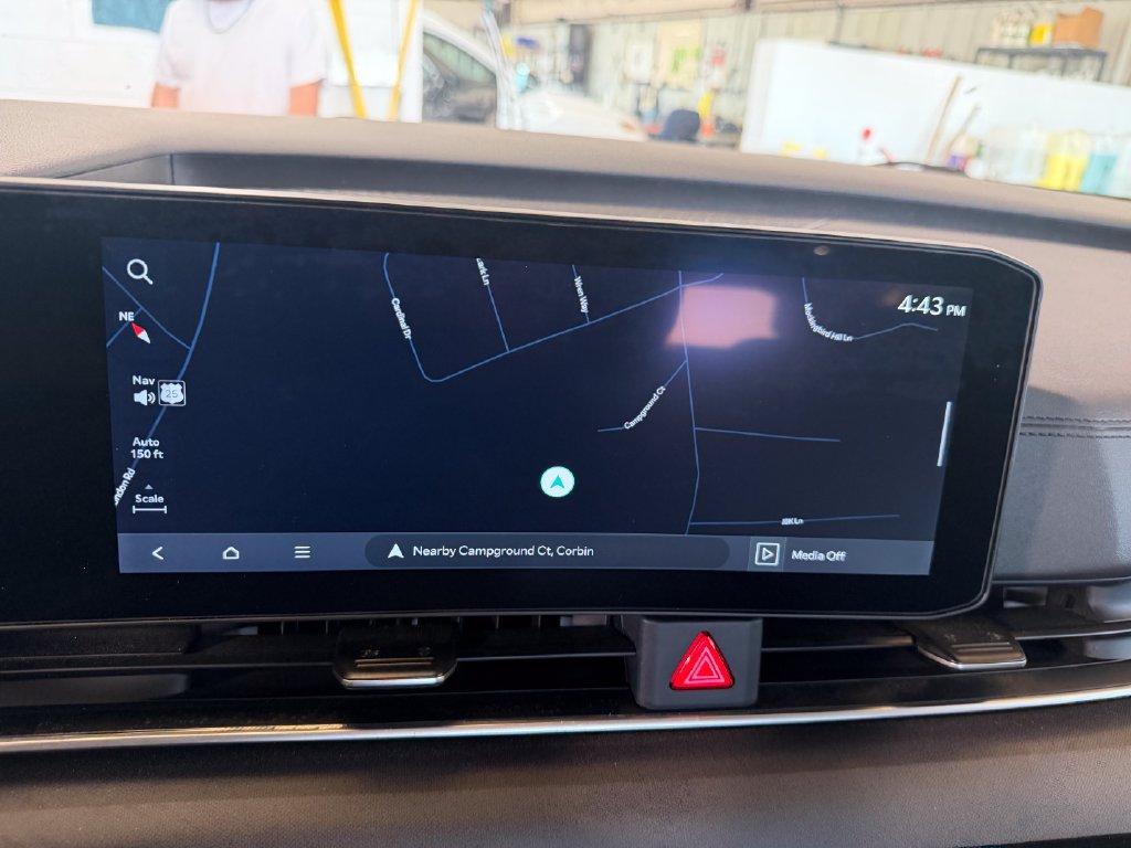 Used 2025 Kia Carnival SX FWD image 19