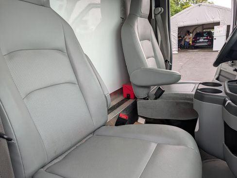 Used 2021 Ford E-450 and Econoline 450 Super Duty RWD image 14
