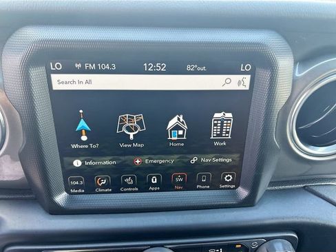 Used 2022 Jeep Gladiator Overland w/ LED Lighting Group AWD/4WD image 19