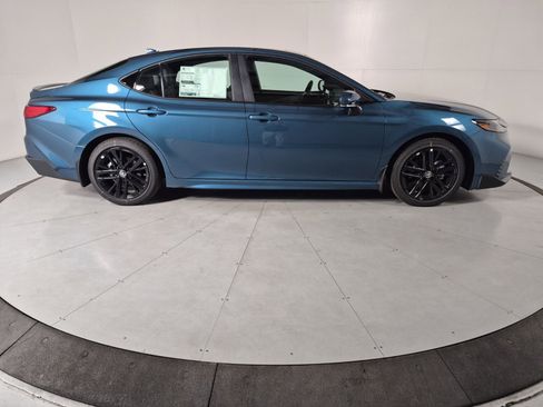 New 2026 Toyota Camry Hybrid image 5