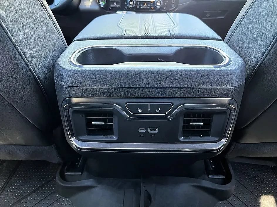 Used 2023 Chevrolet Silverado 1500 High Country w/ High Country Premium Package AWD/4WD image 41
