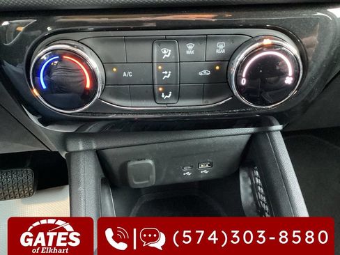 Used 2025 Chevrolet TrailBlazer LT AWD/4WD image 18