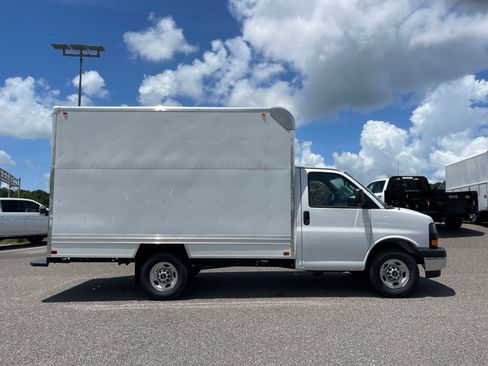 New 2025 GMC Savana 3500 1WT w/ Power Convenience Package image 51