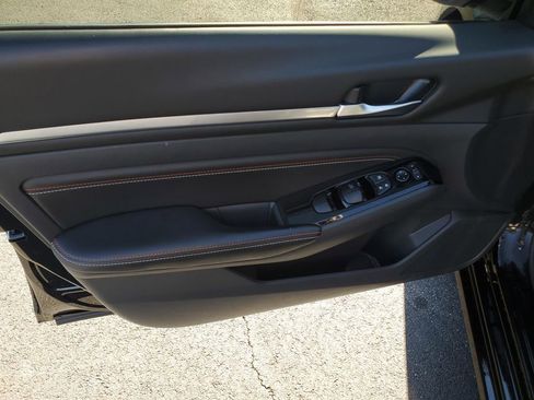 Certified 2023 Nissan Altima 2.5 SR w/ SR Premium Package image 20