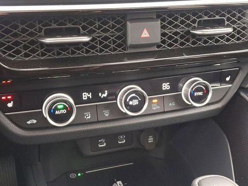 Certified 2025 Acura ADX Base image 17