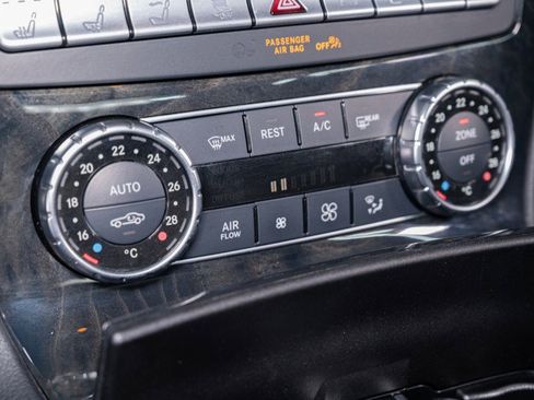 Used 2016 Mercedes-Benz SL 550 image 25