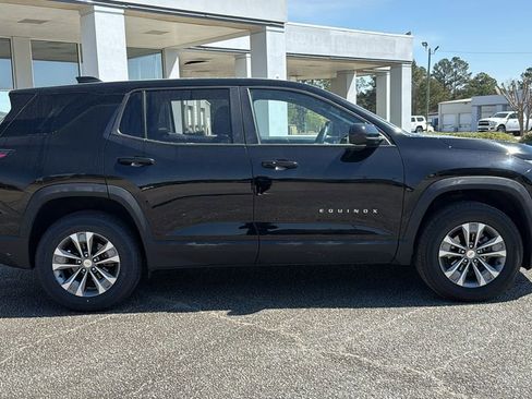 Used 2025 Chevrolet Equinox LT image 8