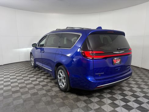 Used 2021 Chrysler Pacifica Limited w/ Premium & Safety Sphere Group image 16