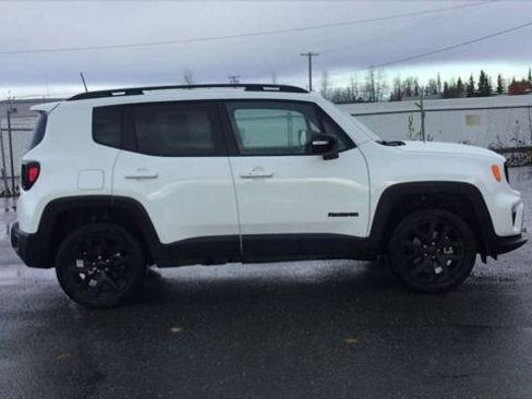 Certified 2022 Jeep Renegade Altitude w/ Convenience Group image 9
