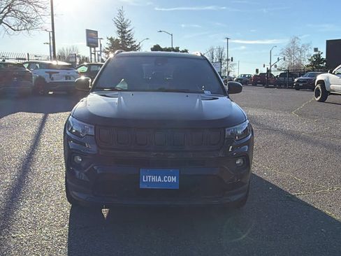 Used 2022 Jeep Compass Altitude w/ Convenience Group image 2