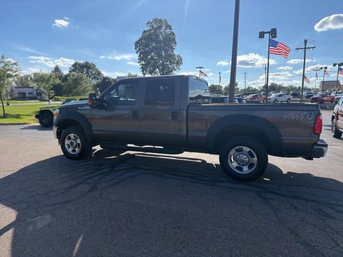 Used 2016 Ford F250 XLT w/ FX4 Off-Road Package AWD/4WD image 2