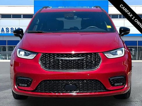 Used 2025 Chrysler Pacifica Limited FWD image 18