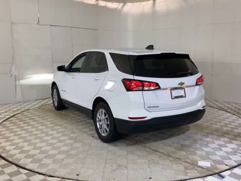 Used 2023 Chevrolet Equinox LS w/ LS Convenience Package FWD image 9