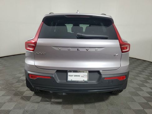 Used 2026 Volvo XC40 B4 Plus w/ Climate Package image 7