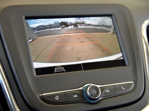 Used 2024 Chevrolet Equinox LS w/ LS Convenience Package image 20