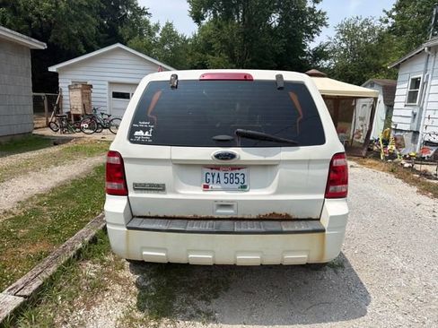 Used 2012 Ford Escape XLS AWD/4WD image 3