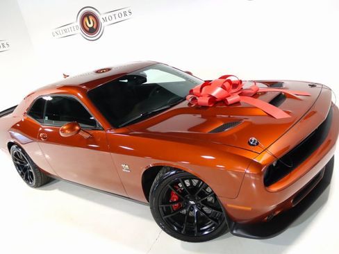 Used 2020 Dodge Challenger R/T Scat Pack w/ Driver Convenience Group image 2